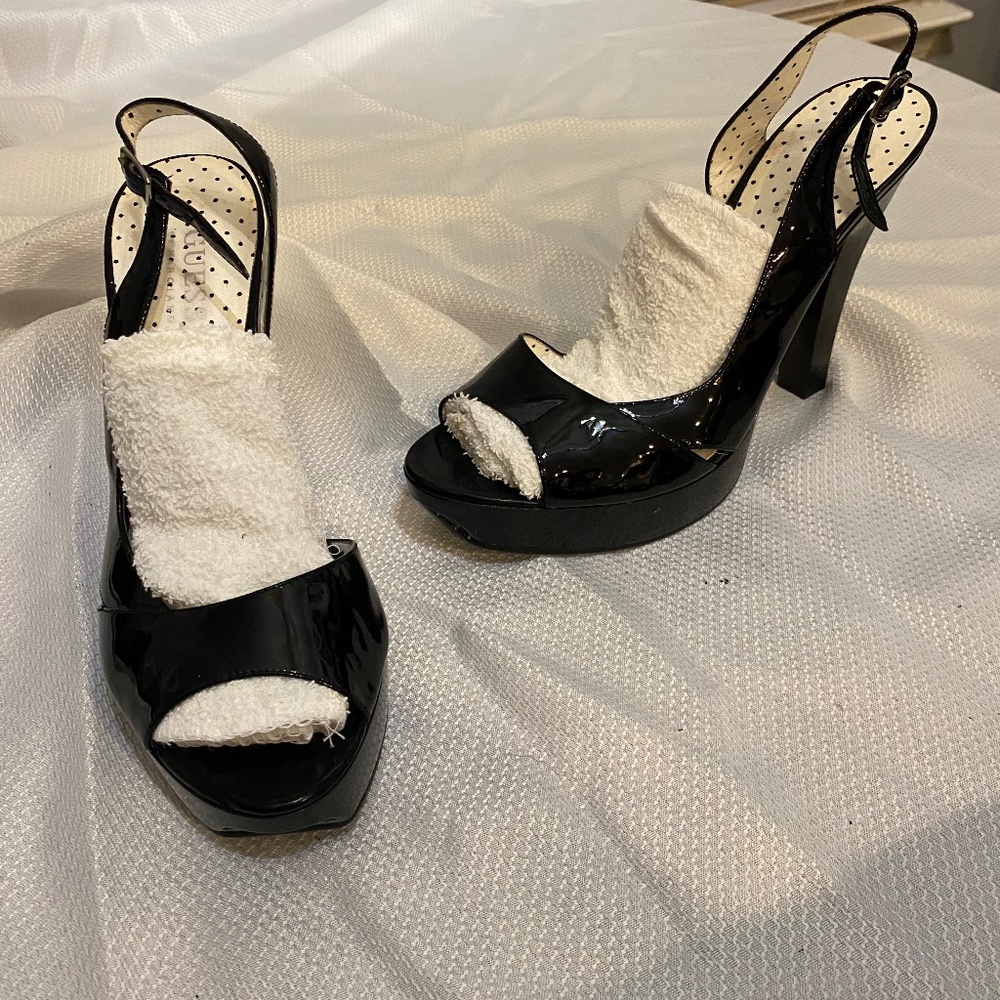Guess Black Patent Leather Heels Stilettos Size 8.5
